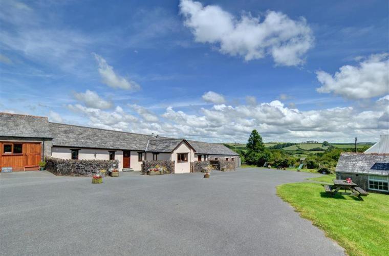 Well Farm Cottages North Tamerton Экстерьер фото